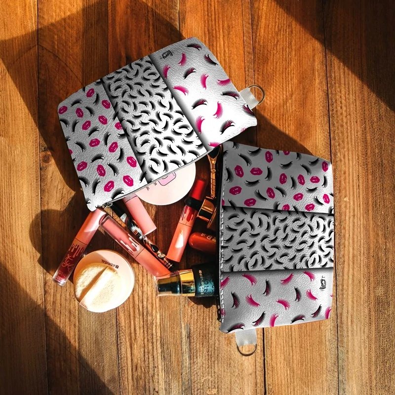 کیف لوازم آرایش زنانه فیوری مدل لب چند رنگ